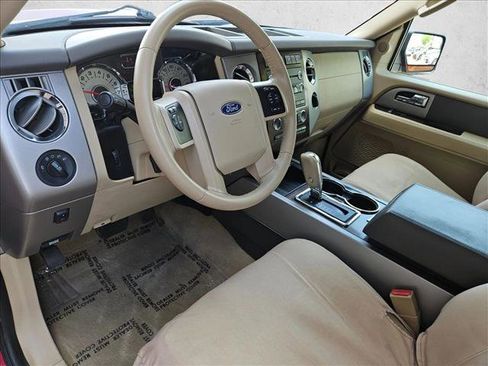Used 2014 Ford Expedition XLT w/ Equipment Group 202A AWD/4WD image 19