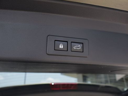 Used 2023 Subaru Ascent Limited w/ Technology Package AWD/4WD image 11