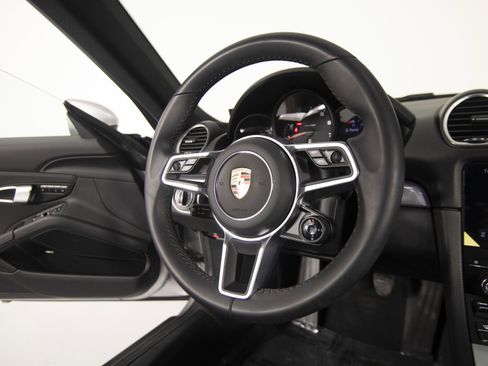 Used 2025 Porsche 718 Cayman image 28