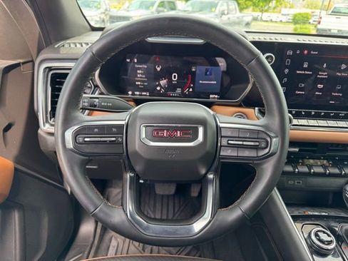 Used 2024 GMC Canyon AT4 w/ AT4 Premium Package AWD/4WD image 16