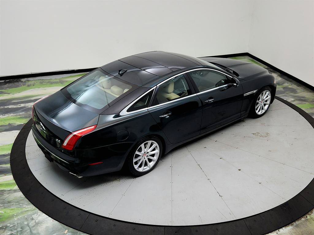 Used 2015 Jaguar XJ AWD image 33