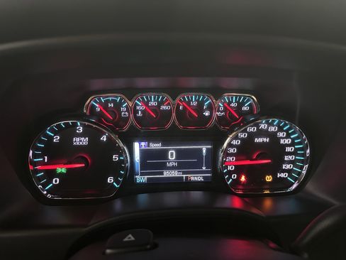 Used 2018 Chevrolet Silverado 1500 LT w/ All Star Edition image 37