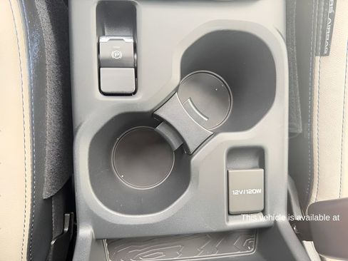 Used 2025 Subaru Forester Limited image 29