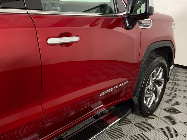 Used 2024 GMC Sierra 1500 SLT w/ SLT Premium Plus Package AWD/4WD image 9