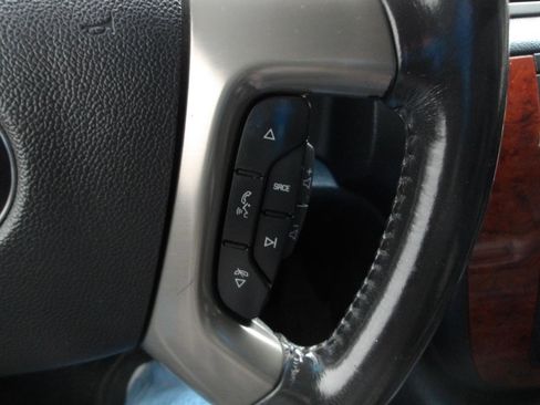 Used 2011 Chevrolet Tahoe LT image 17