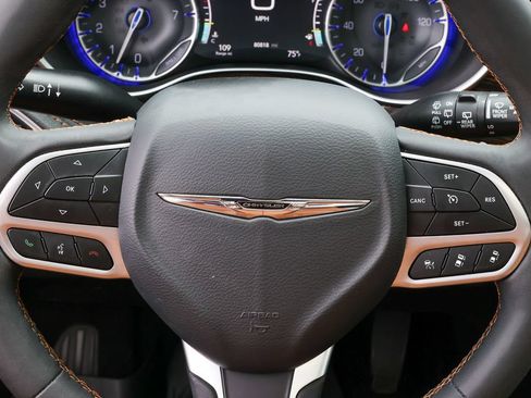 Used 2022 Chrysler Pacifica Pinnacle AWD/4WD image 10