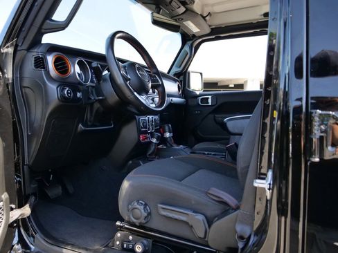Used 2023 Jeep Gladiator Mojave w/ Cold Weather Group AWD/4WD image 30