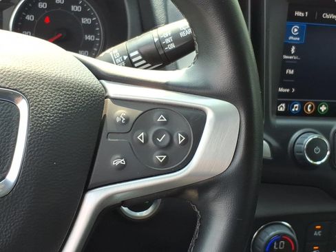 Used 2024 GMC Terrain SLT FWD image 17