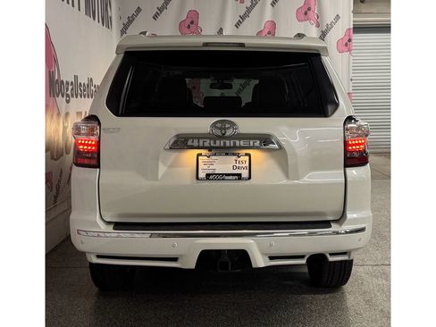 Used 2018 Toyota 4Runner Limited image 11