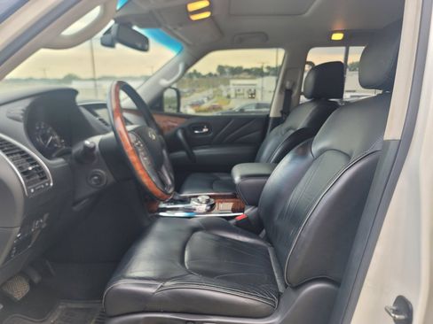 Used 2017 INFINITI QX80 4WD w/ Deluxe Technology Package image 5