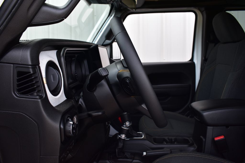 Used 2025 Jeep Gladiator Sport AWD/4WD image 39