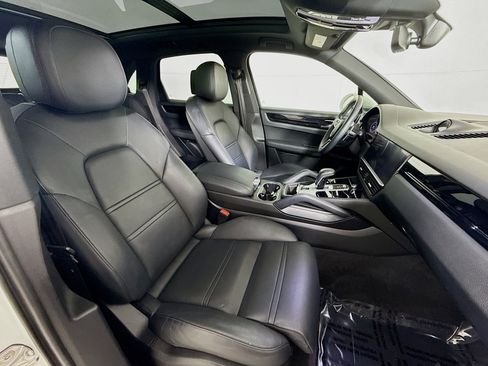 Certified 2019 Porsche Cayenne image 27