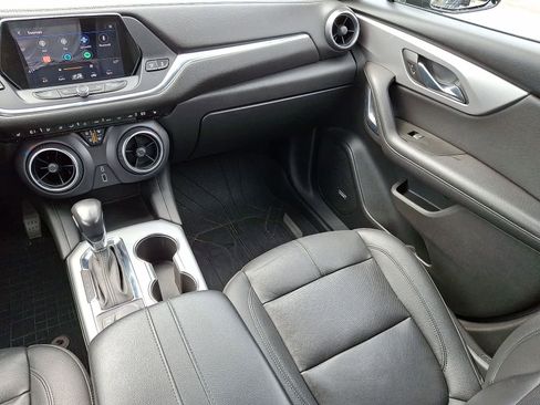 Used 2022 Chevrolet Blazer LT w/ Sound & Technology Package FWD image 12