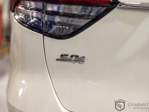 Used 2021 Maserati Levante S GranLusso image 13