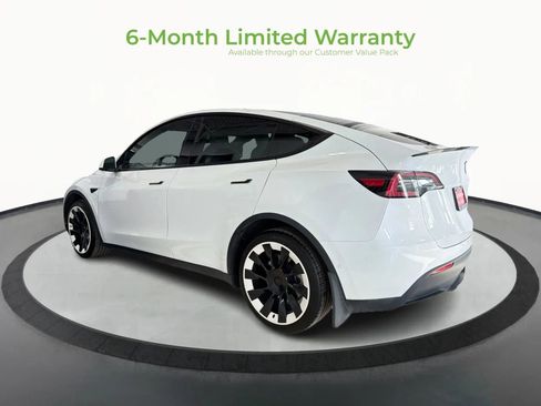 Used 2022 Tesla Model Y Long Range image 5