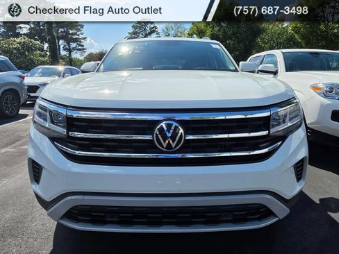 Used 2022 Volkswagen Atlas SE w/ Panoramic Sunroof Package FWD image 2