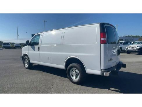 Used 2023 Chevrolet Express 2500 w/ Driver Convenience Package image 4