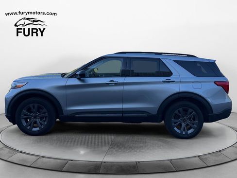 Used 2023 Ford Explorer XLT w/ Equipment Group 202A AWD/4WD image 6