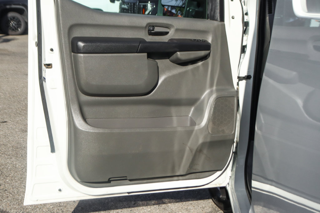Used 2020 Nissan NV 3500 S RWD image 16