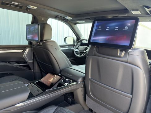 New 2026 Cadillac Escalade V AWD/4WD image 24