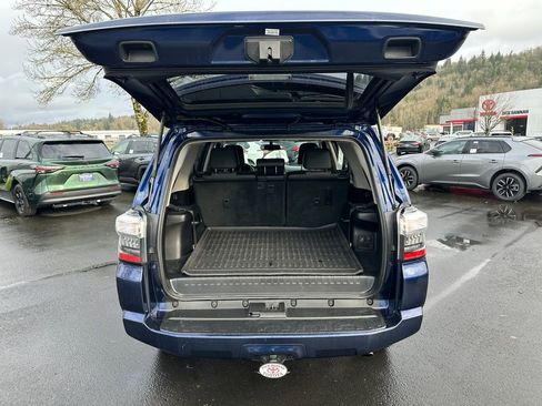 Used 2018 Toyota 4Runner SR5 Premium image 11