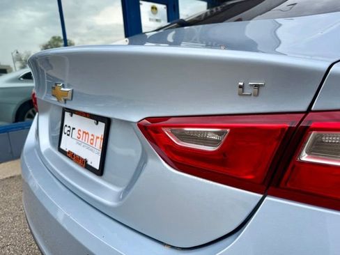 Used 2017 Chevrolet Malibu LT w/ Driver Confidence Package FWD image 9