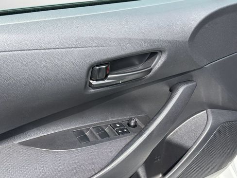 Used 2025 Toyota Corolla LE FWD image 14