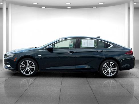Used 2018 Buick Regal Preferred w/ Driver Confidence Package #1 FWD image 4