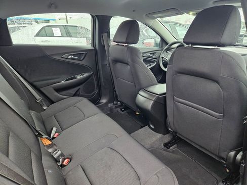 Used 2025 Chevrolet Malibu LS FWD image 32