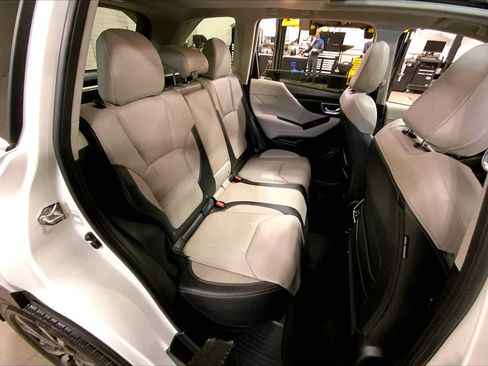 Used 2020 Subaru Forester Limited image 20