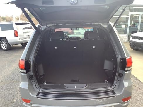 Certified 2021 Jeep Grand Cherokee Laredo X image 5