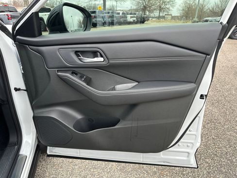 New 2026 Nissan Rogue SV FWD image 14