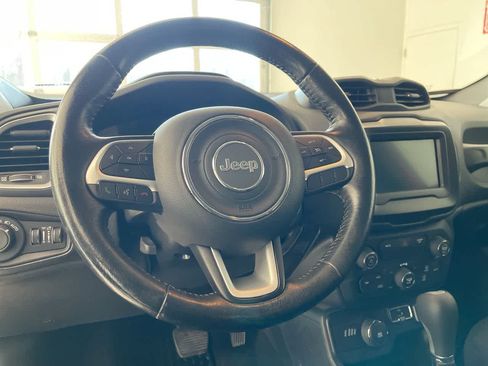 Used 2019 Jeep Renegade Latitude w/ Cold Weather Group AWD/4WD image 14