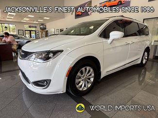 Used 2019 Chrysler Pacifica Touring-L w/ Advanced Safetytec Group image 1