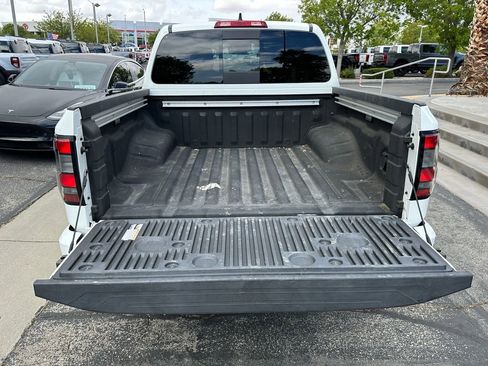 Used 2024 Nissan Frontier SV w/ SV Convenience Package RWD image 22