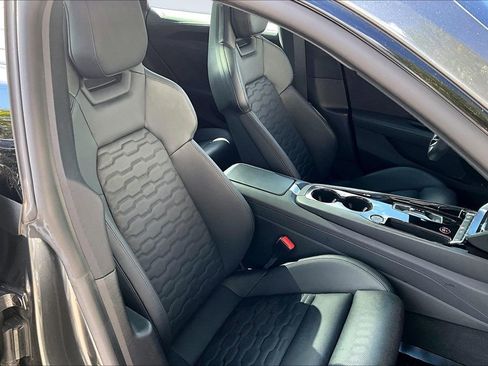 Used 2022 Audi e-tron GT Premium Plus w/ Performance Package image 29