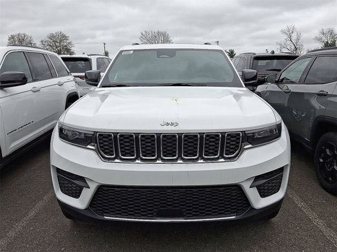 Used 2025 Jeep Grand Cherokee Laredo X w/ Luxury Tech Group I AWD/4WD image 2