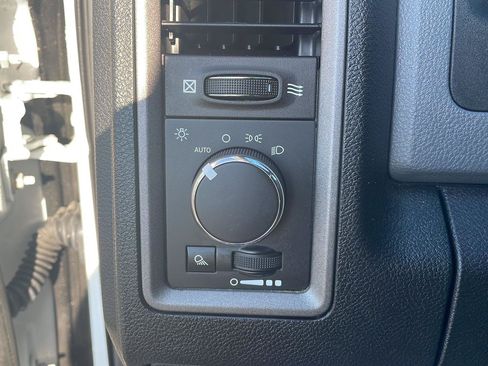 Used 2014 RAM 2500 Tradesman w/ Chrome Appearance Group AWD/4WD image 12