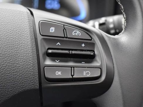 Used 2025 Hyundai Venue SEL FWD image 24