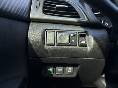 Used 2018 Nissan Sentra NISMO image 11
