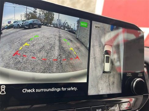 New 2025 Nissan Pathfinder SL image 18