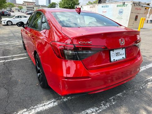 Used 2023 Honda Civic Sport image 7