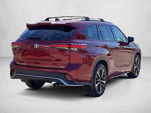 Used 2021 Toyota Highlander XSE FWD image 5
