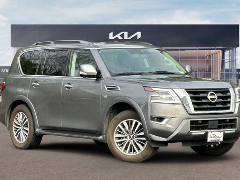 Used 2022 Nissan Armada SL w/ Captain's Chairs Package image 2