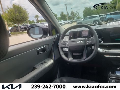 New 2027 Kia Seltos S FWD image 20