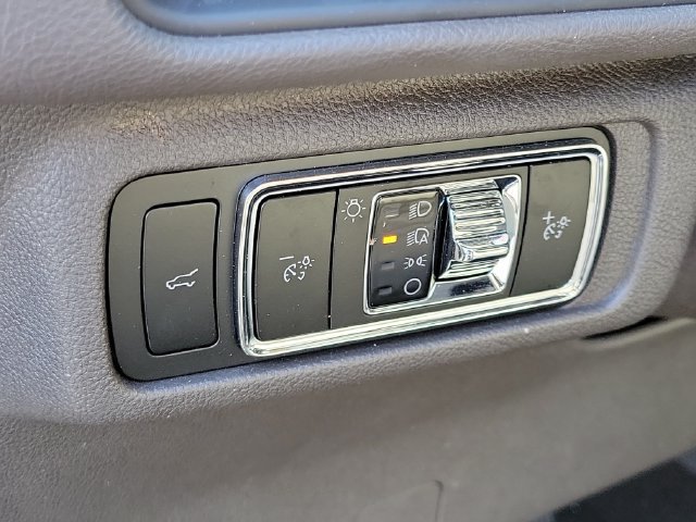 Used 2024 Lincoln Corsair FWD w/ Equipment Group 101A image 10