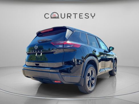 New 2026 Nissan Rogue SV FWD image 4