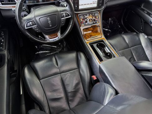 Used 2018 Lincoln Continental Select FWD image 28