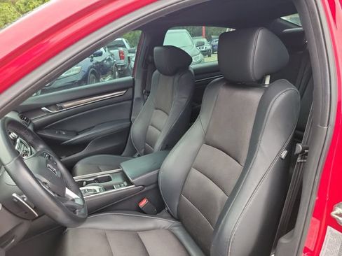 Used 2018 Honda Accord Sport image 19