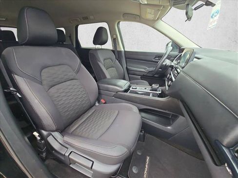 Used 2025 Nissan Pathfinder SV AWD/4WD image 20